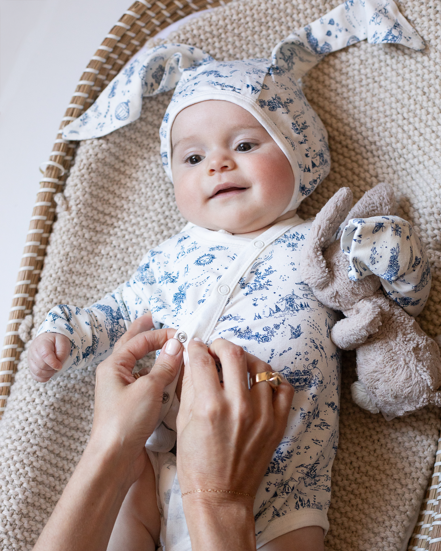 the flopsy bunny bonnet {storytime toile}