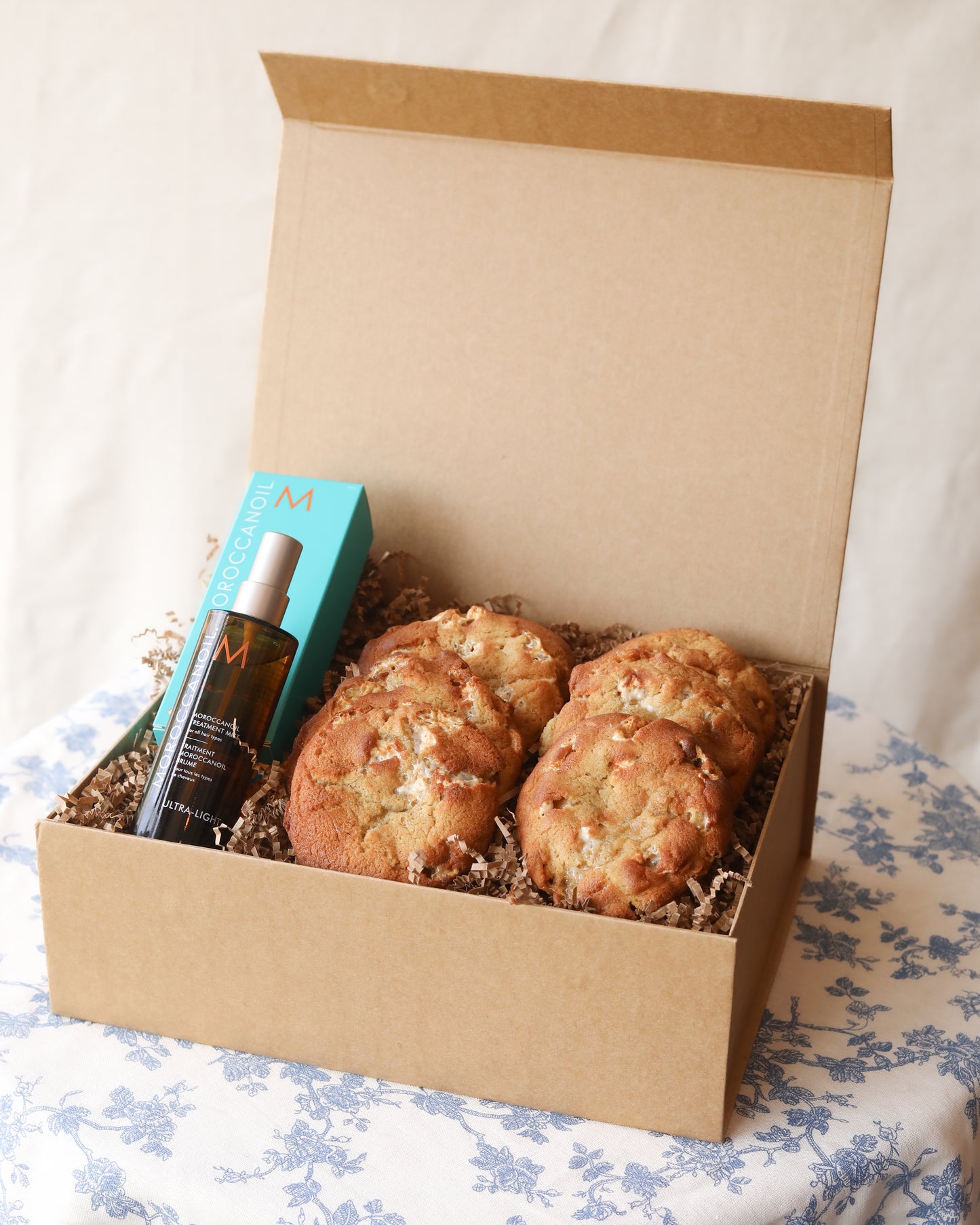 {moroccanoil x maman} cookie gift box