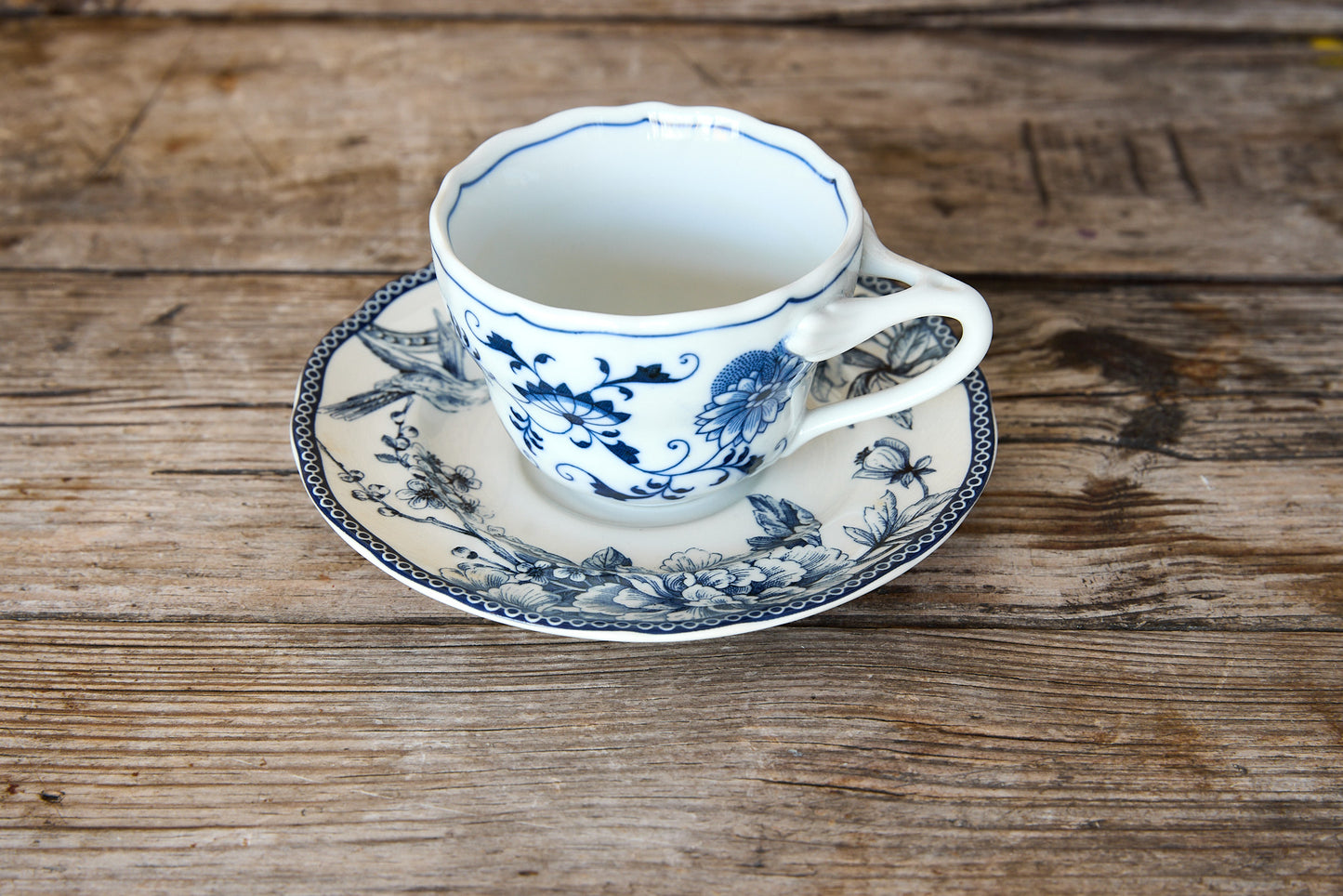 ensemble tasse à thé et soucoupe