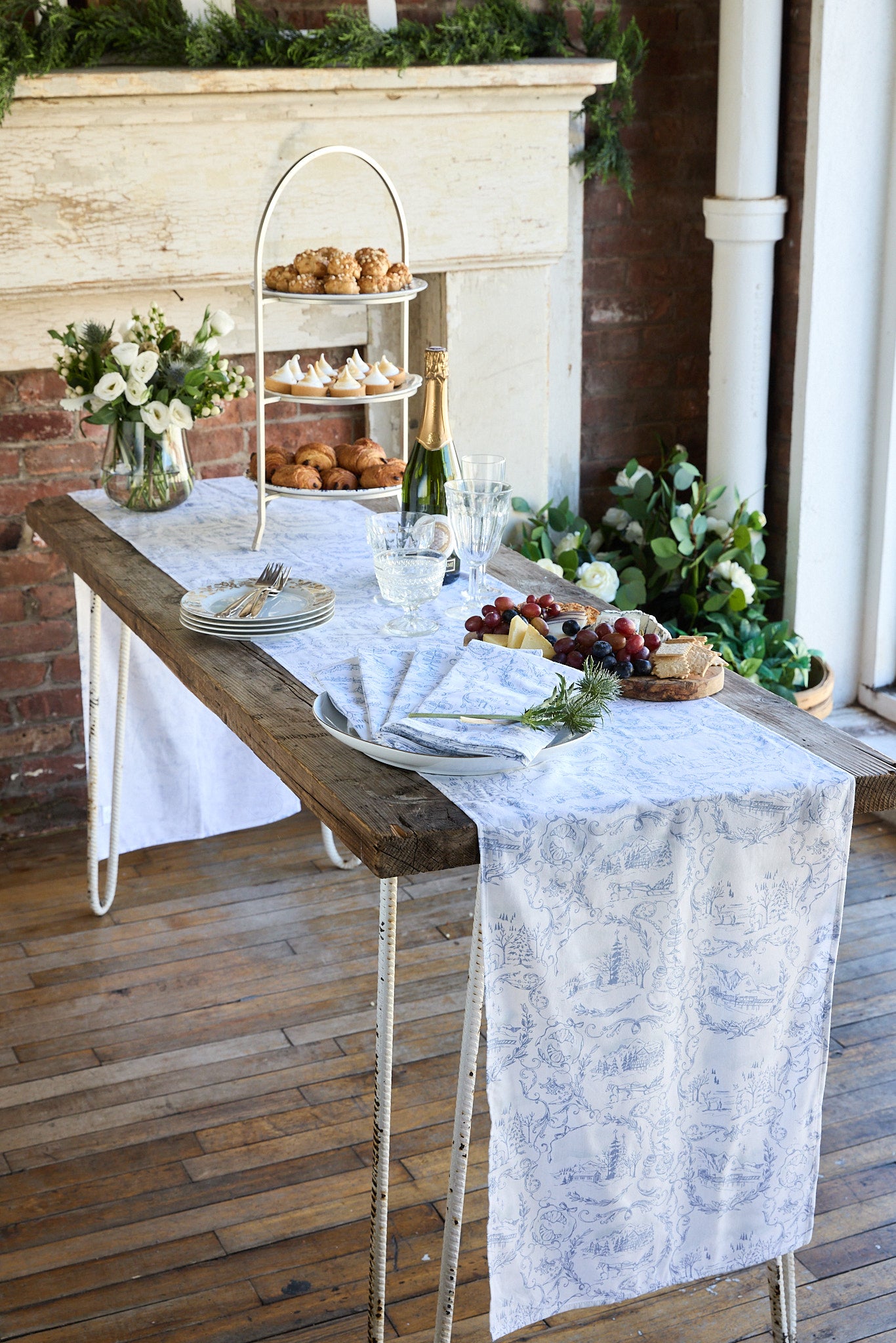 {maman x petite plume} alpine toile table runner