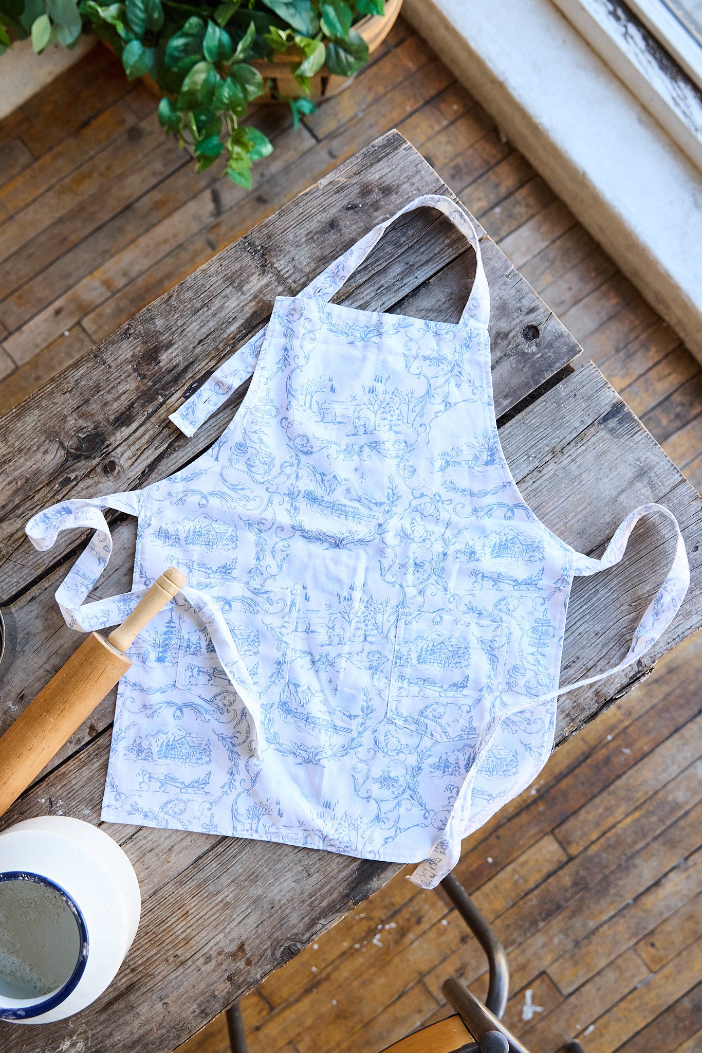 {petite plume x maman} alpine toile kid's apron