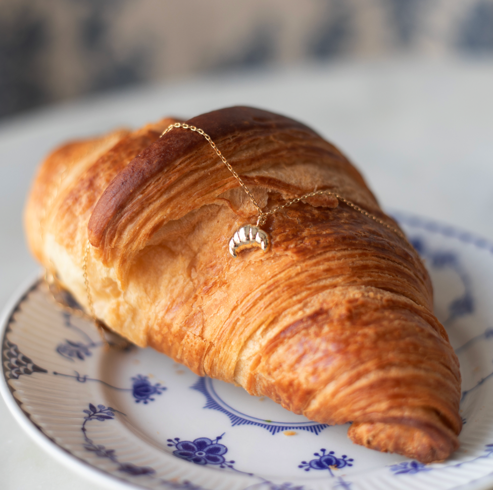 {pre-order} le croissant necklace