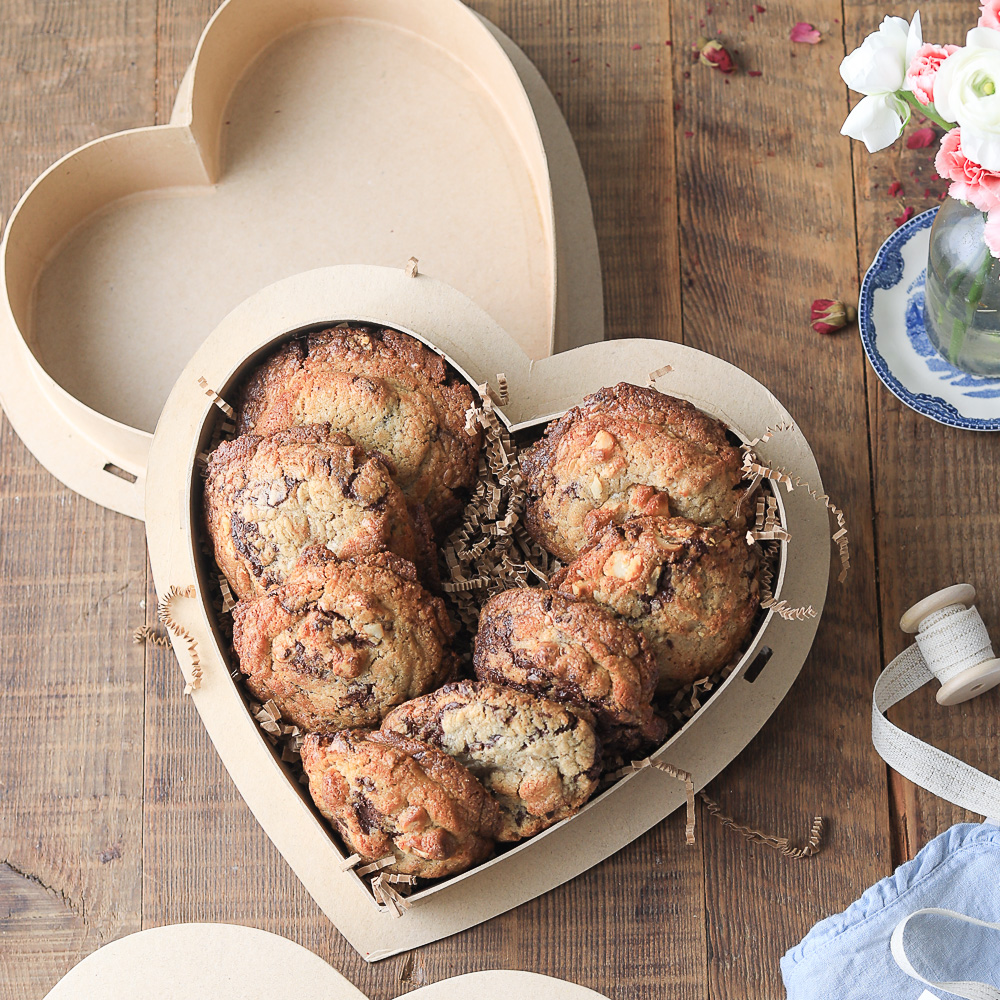 heart-shaped cookie gift box