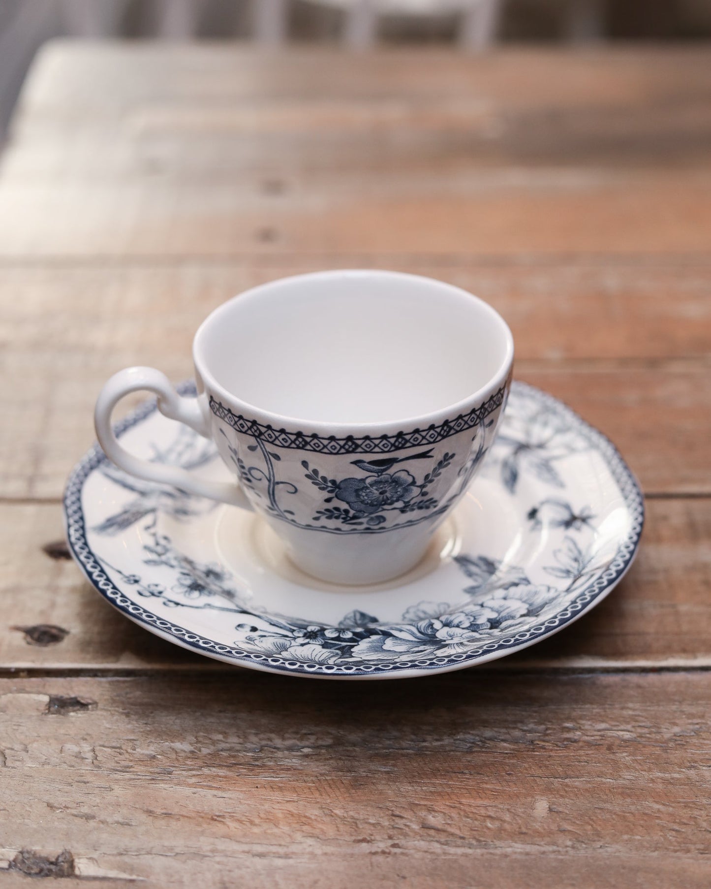 juego de taza y platillo de té