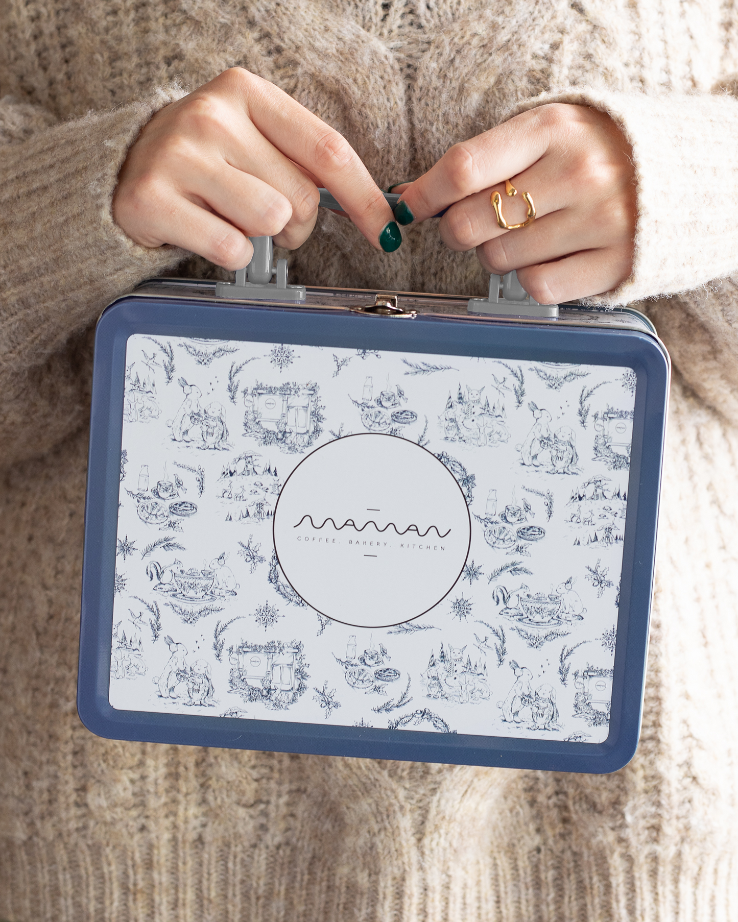 {limited edition} maman tin lunch box